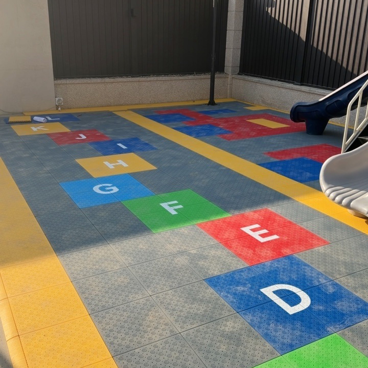 Outdoor Sport Court Tiles - Professionelle Ineinandergreifende PP Bewegliche Basketballplatz-Fliesen Click-Installation